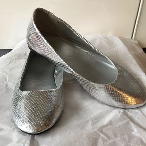 Silver flats